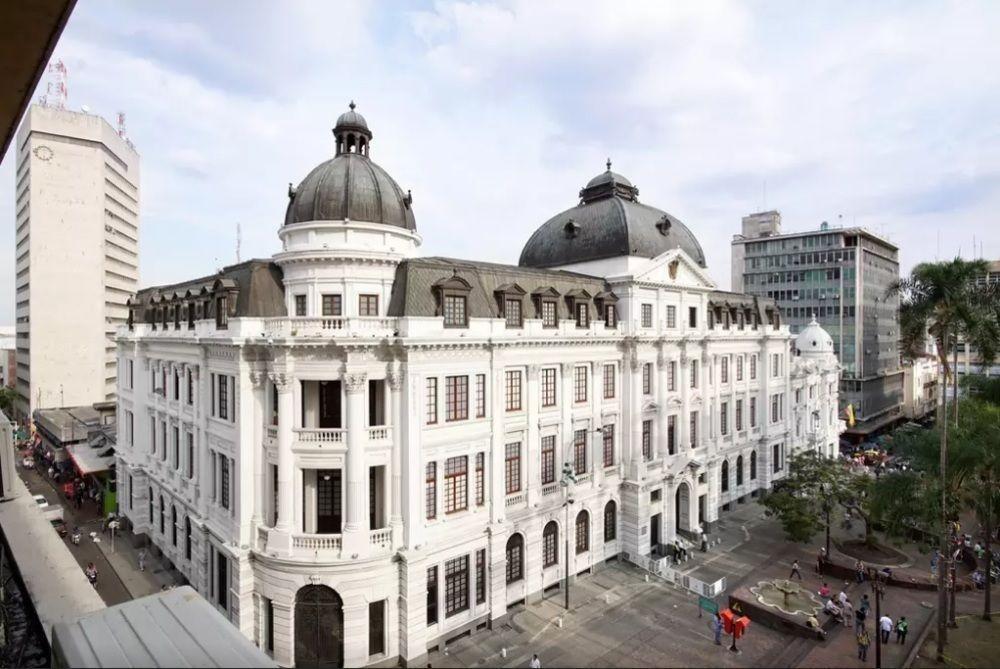 Hotel Royal Plaza Калі Екстер'єр фото